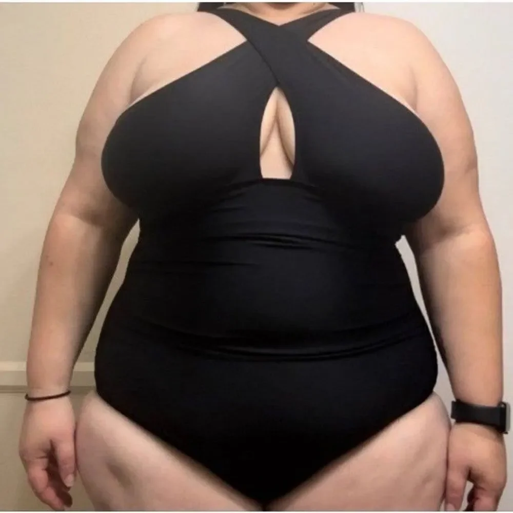 Ladies plus size Criss Cross Neck Cut Out One Piece Swimsuit sz 2X